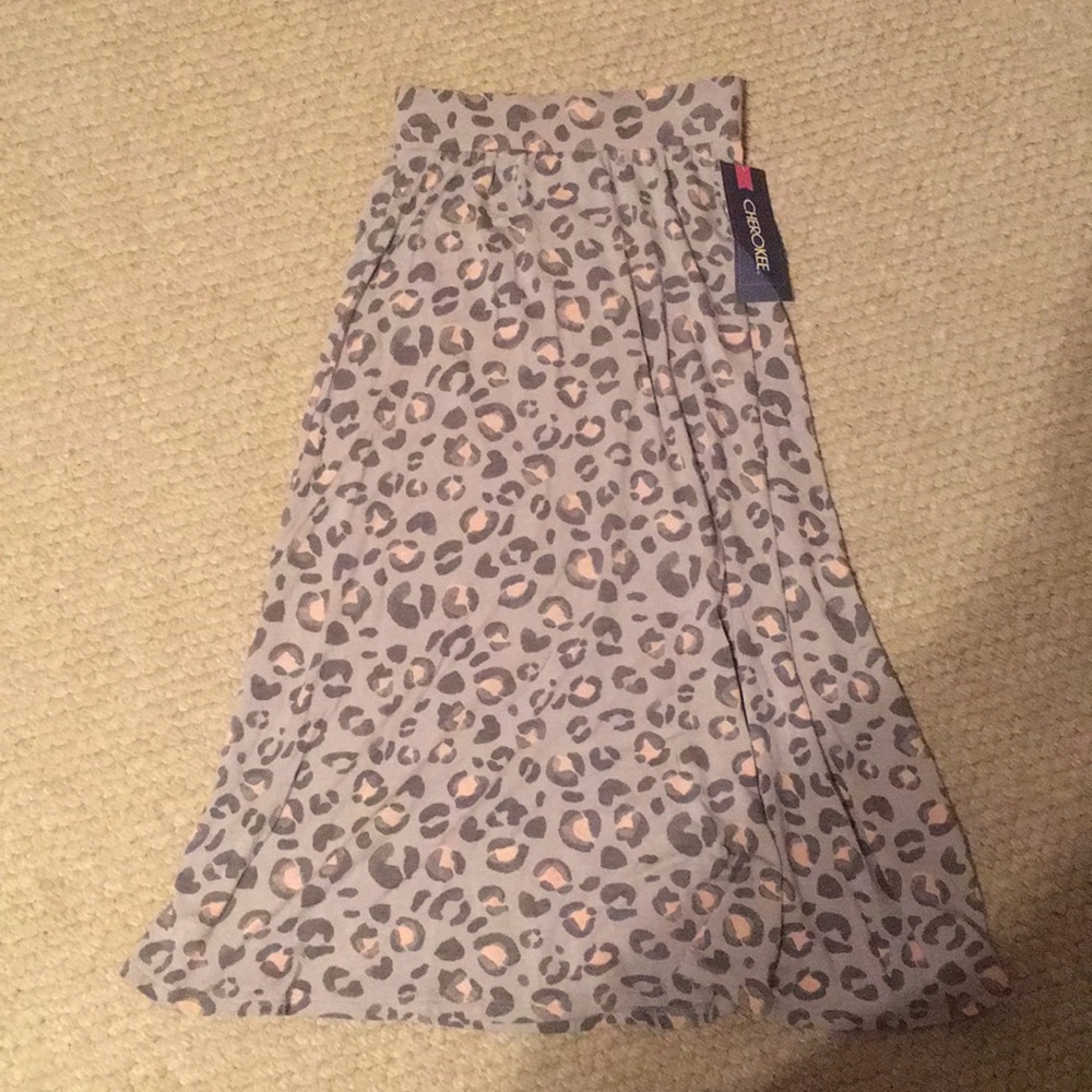 NEVER WORN BEFORE Cherokee Skirt